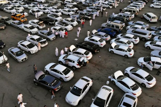 سوق السيارات المستعملة