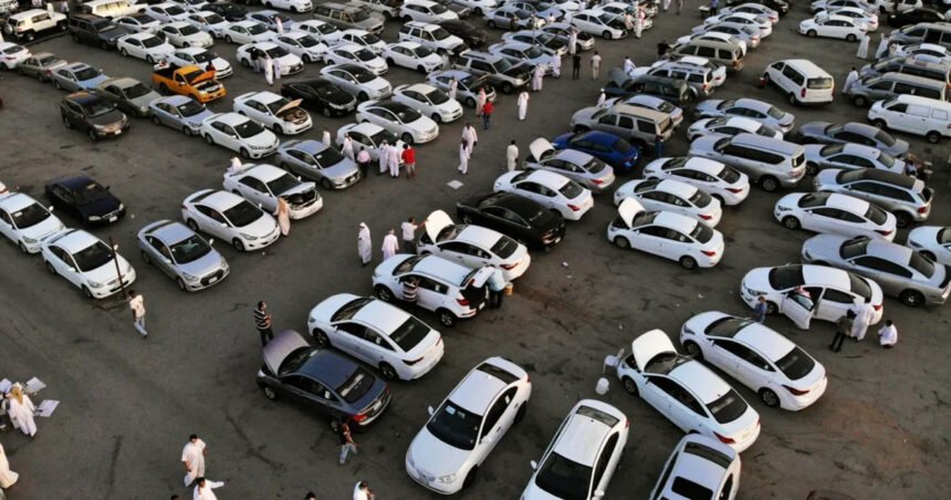 سوق السيارات المستعملة
