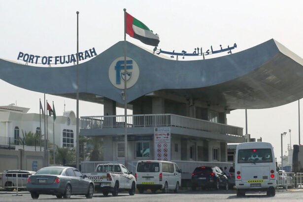 ميناء الفجيرة مركز رئيسي لتجارة وتموين الوقود البحري